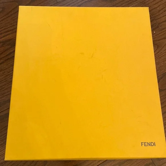 Fendi Size 37.5 - Picture 9 of 11